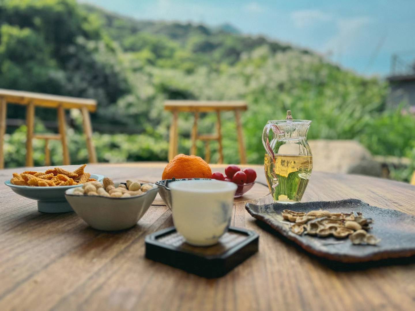 Enjoy the Tea in Seclusion